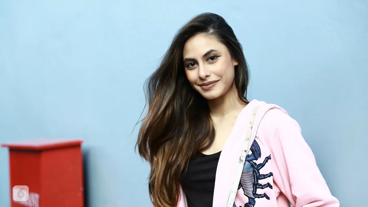 [Bintang]  Muda dan Sensual, Ini 8 Fakta Menarik Valerie Thomas