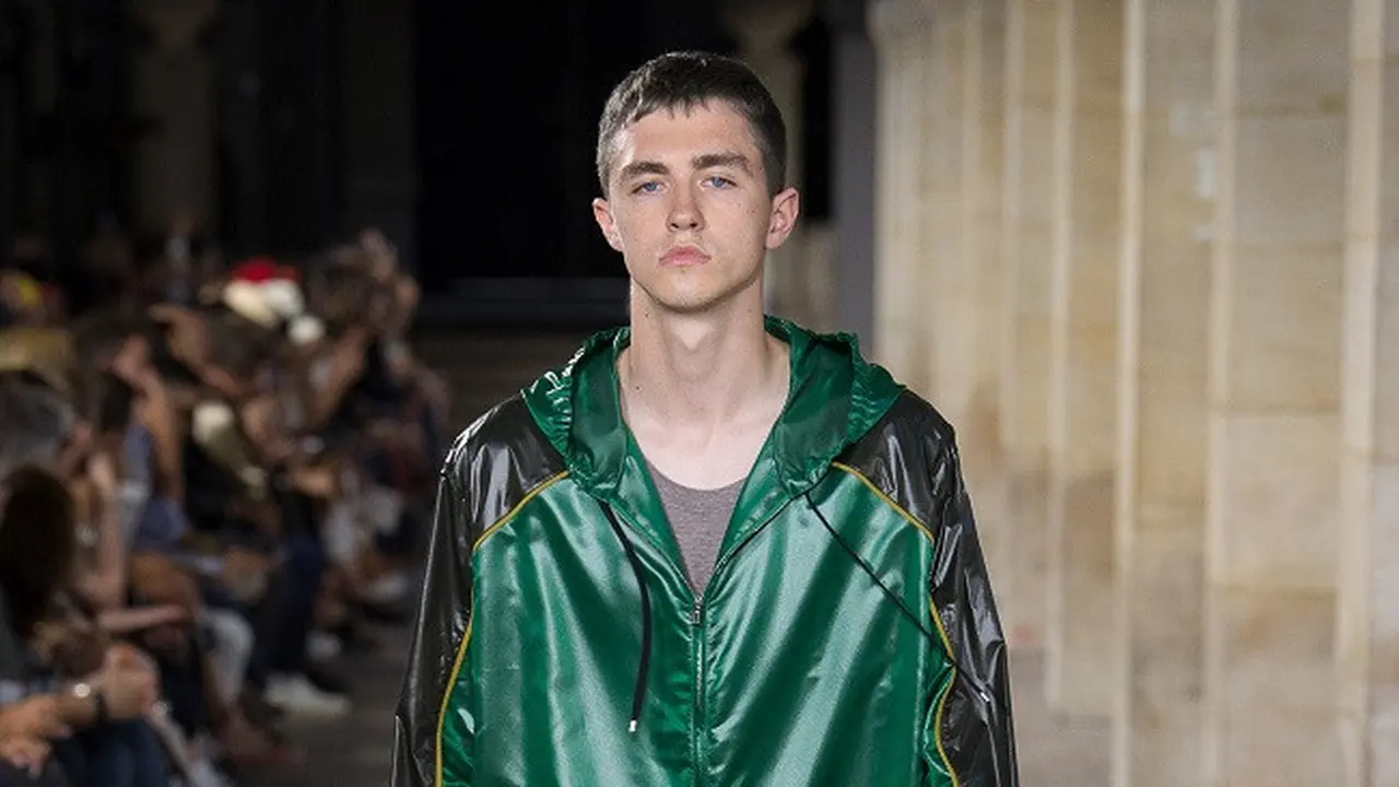 Jaket Hijau Khas Ojek Online Menginspirasi Koleksi Hermes?