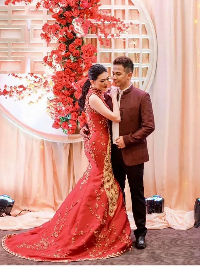 7 Momen Upacara Teapai Delon dan Aida Chandra, Seserahan Barang Mewah
