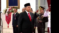 Presiden Jokowi resmi melantik Komjen Rycko Amelza Dahniel sebagai Kepala Badan Nasional Penanggulangan Terorisme (BNPT), Senin (3/4/2023). (Foto: tangkapan layar Youtube Sekretariat Presiden)