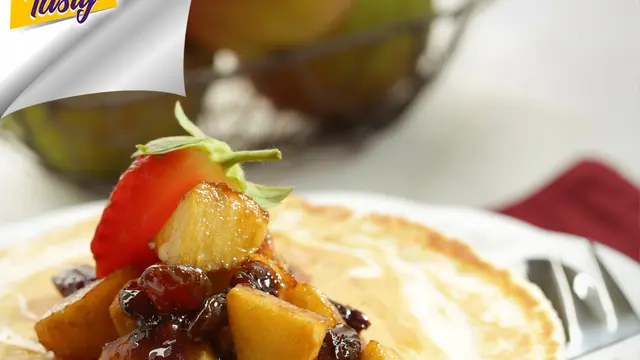 [Bintang] Menu Sahur: Pancake with Apple and Raisin Compote