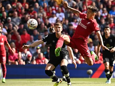 Tite juga tak memanggil Roberto Firmino untuk mengisi departemen lini depan Brasil yang mengerikan. Padahal, pria 31 tahun itu telah tampil apik beberapa musim terakhir bersama Liverpool. Musim ini, Firmino telah mencetak 9 gol dan 4 assist dalam 19 penampilannya di Liga Inggris dan Liga Champions. (AFP/Oli Scarff)