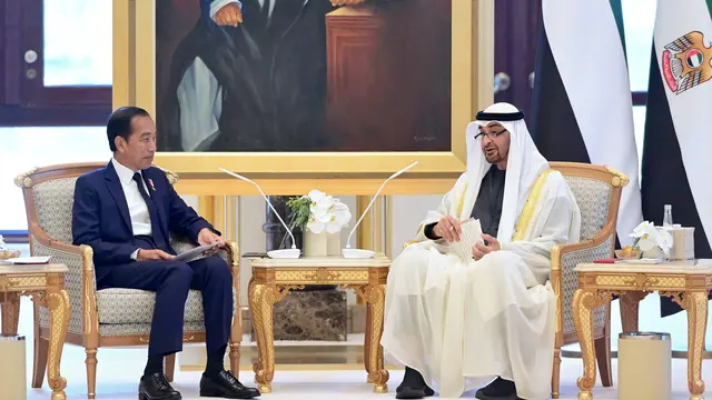 Presiden Joko Widodo (Jokowi) melakukan pertemuan bilateral dengan Presiden Uni Emirat Arab (UEA) Mohamed bin Zayed Al Nahyan (MBZ) di Qasr Al Watan, Abu Dhabi, Rabu (17/7/2024). (Foto: Muchlis Jr - Biro Pers Sekretariat Presiden)