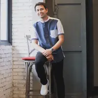 Seperti yang diketahui, Raffi merupakan salah satu presenter kondang Tanah Air. Merantau dari Bandung ke Jakarta, Raffi pun kala itu mengawali kariernya di dunia hiburan. (Instagram/raffinagita1717)