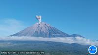 Gunung Semeru mengalami beberapa kali erupsi pada Selasa pagi (12/8/2025), hingga pukul 07.30 WIB. (Liputan6.com/ Dok PVMBG)