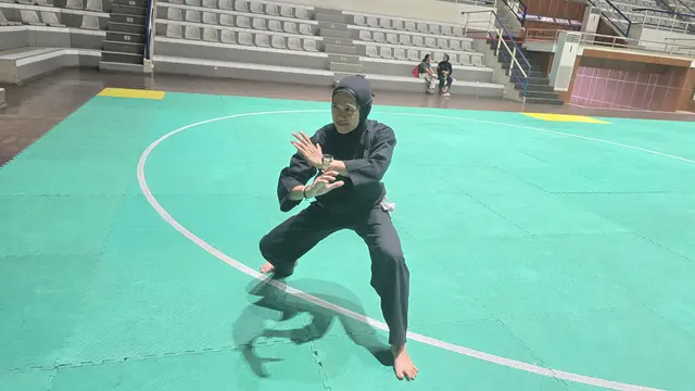 Atlet pencak silat Indonesia Puspa Arumsari