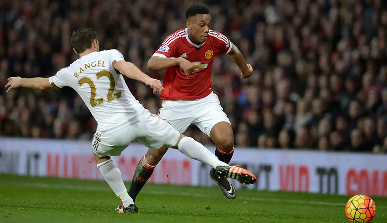 Anthony Martial melakukan lari tercepatnya itu saat Manchester United ditahan imbang oleh Newcastle di Stadion St James Park beberapa waktu lalu. (AFP/Oli Scarff)
