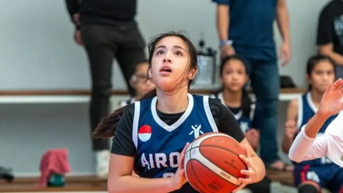 Potret Mikhayla Bakrie Memesona Saat Main Basket, Disebut Duplikat Nia Ramadhani Sang Mama (credit: instagram.com/ramadhaniabakrie/).