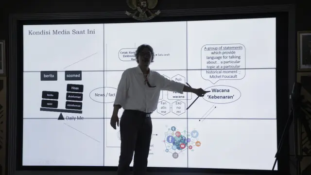 Nara Sumber Digi-X Kejaksaan Agung Beraksi Memaparkan Materi Membuat Siaran Pers