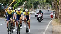 Para pembalap mulai jalani etape 1 Tour de Banyuwangi Ijen (Liputan6.com/Dian Kurniawan)