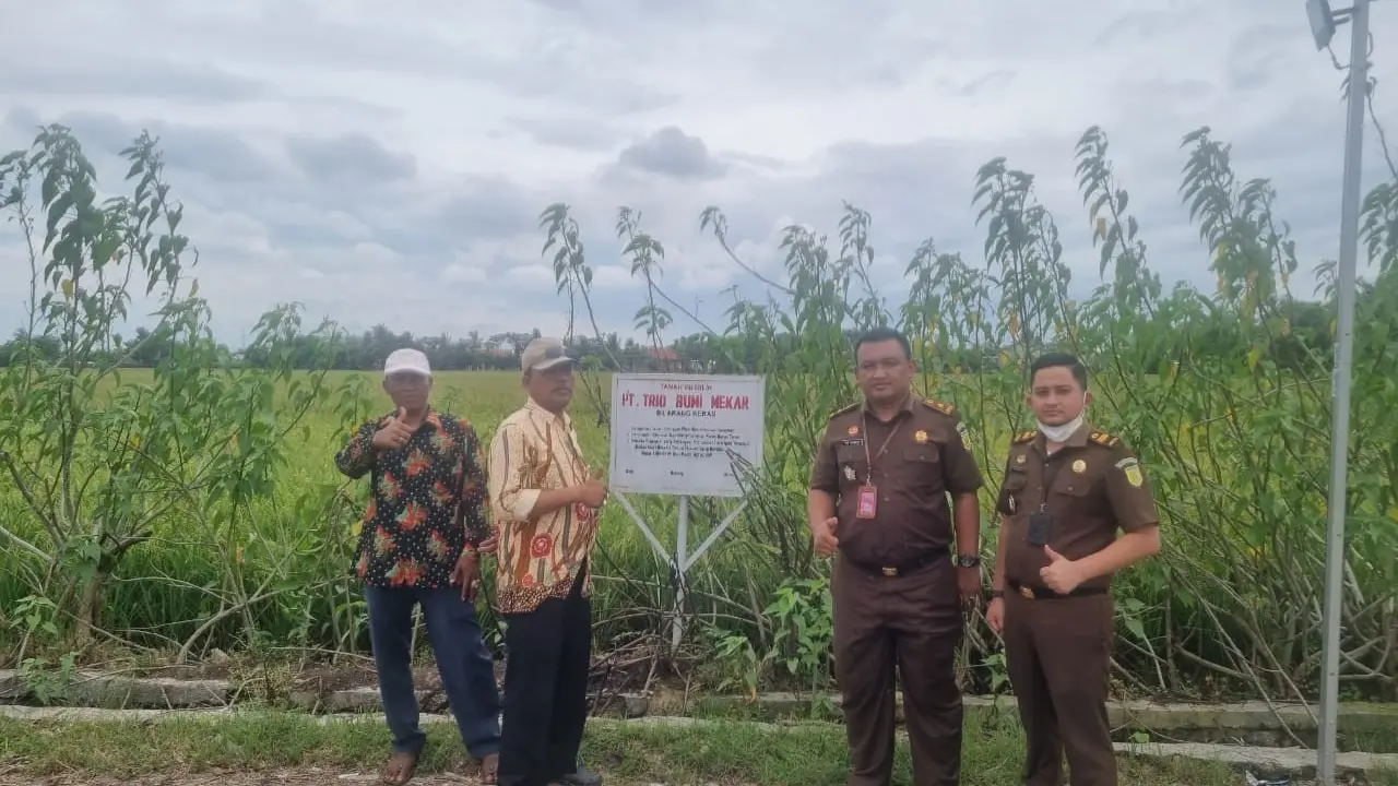 Jaksa Eksekutor Kejari Jakarta Pusat sita tanah milik terpidana kasus korupsi PT Asuransi Jiwasraya, Benny Tjokrosaputro