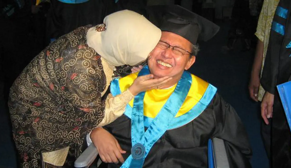 Awal karier Pepeng bermula di masa kuliah. Dia mengikuti lomba lawak mahasiswa pada 1978 dan menjadi juara pertama. pepeng pun membentuk grup dengan nama Sersan Prambors, Depok, Rabu (6/5/2015) sekitar pukul 10.02 WIB. (Liputan6.com/Panji Diksana)