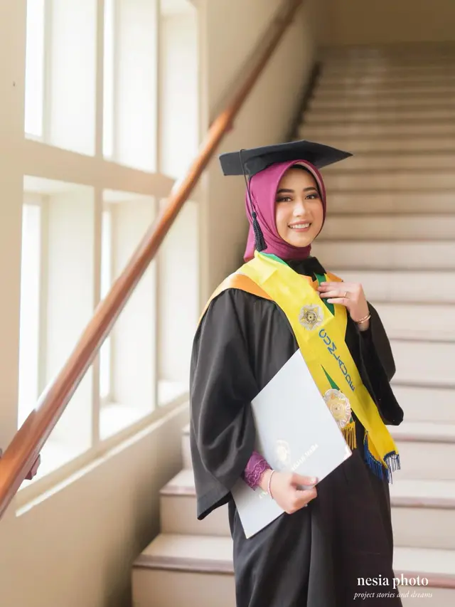Potret Hemas Nura lulus S2 (Sumber: Instagram/@hemasnura)