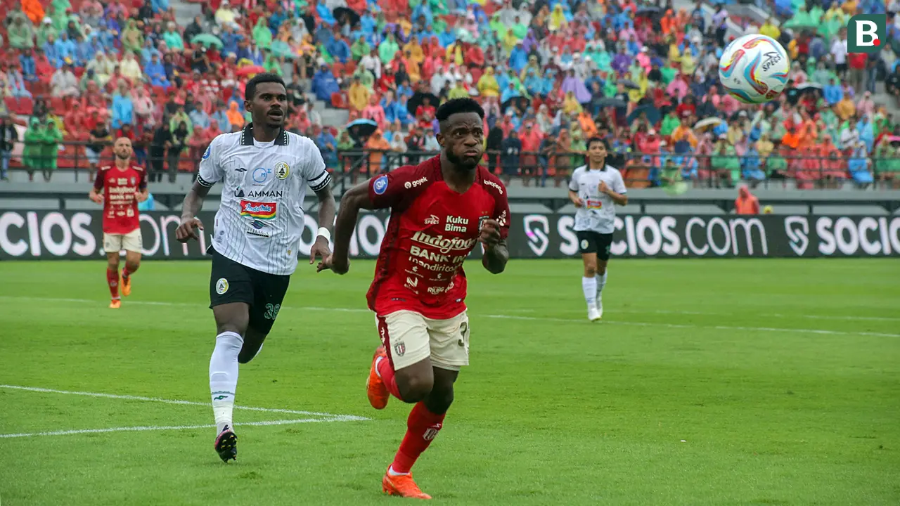 Foto: Sepi Penonton, Bali United Menyerah oleh PSS Sleman di Laga Pembuka BRI Liga 1 2023 / 2024