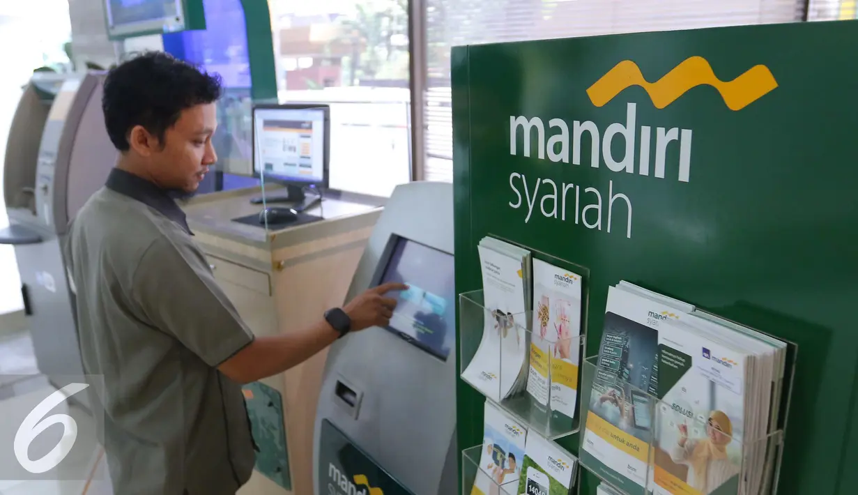 Kendati pemerintah masih merahasiakan nama dua bank syariah tersebut, sejumlah bank syariah besar menyatakan siap menampung dana tax amnesty, Jakarta, Kamis (14/7). (Liputan6.com/Angga Yuniar)
