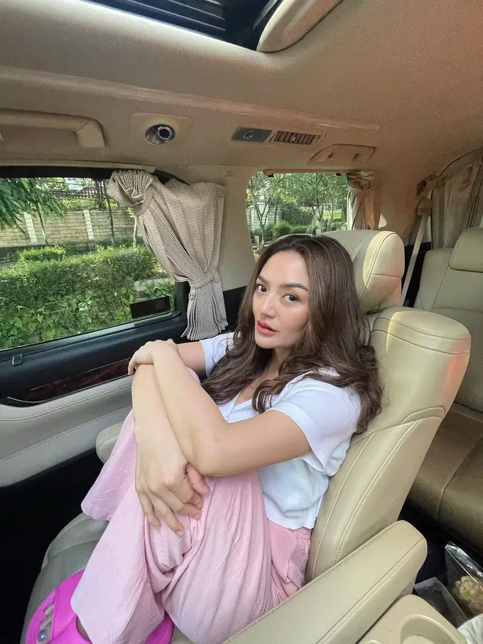 Turun Berat Badan 10 Kg, Potret Siti Badriah Pasca Setahun Melahirkan