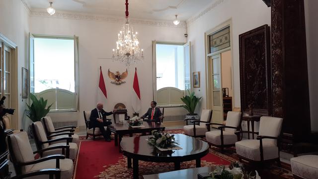 Jokowi Terima Presiden FIFA Gianni Infantino