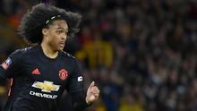 Pemain Manchester United, Tahith Chong, saat pertandingan melawan Wolverhampton Wanderers pada laga Piala FA di Stadion Molineux, Sabtu (4/1/2020). Kedua tim bermain imbang 0-0. (AP/Rui Vieira)