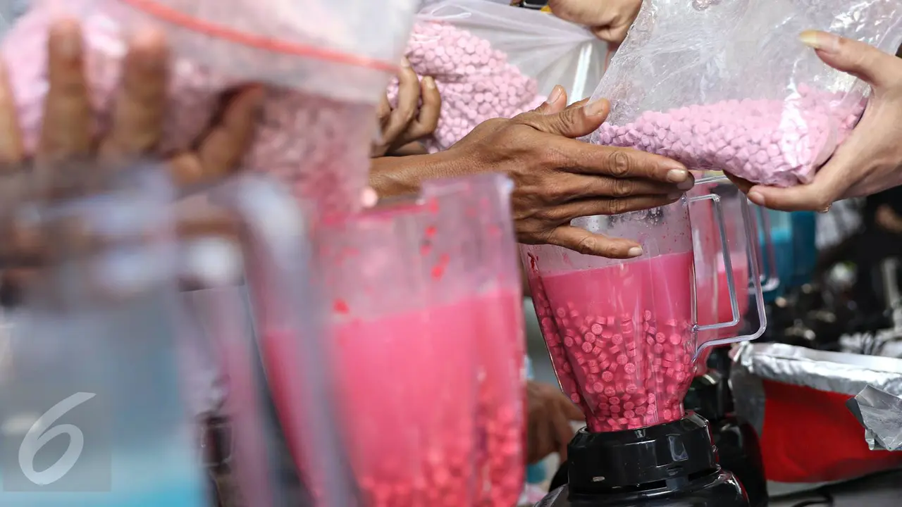 20160616-Sabu 4,8 Kilogram dan Ribuan Ekstasi Diblender Polda Metro Jaya-Jakarta