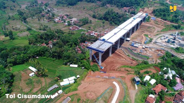 Pembangunan Jalan Tol Cileunyi-Sumedang-Dawuan (Cisumdawu) sepanjang 60,47 kilometer (km). Dok Kementerian PUPR