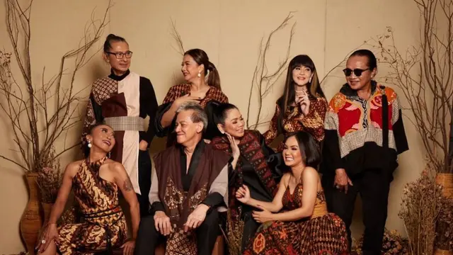 6 Gaya Pemotretan Yuni Shara Bareng 7 Bintang, Curi Perhatian