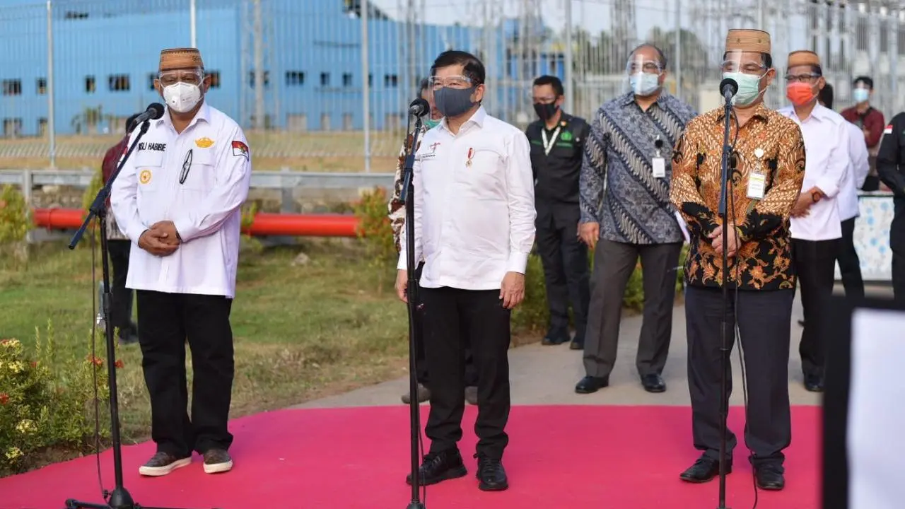 Menteri Perencanaan Pembangunan Nasional (PPN) Suharso Monoarfa meresmikan operasional Pembangkit Listrik Tenaga Uap (PLTU) Gorontalo.
