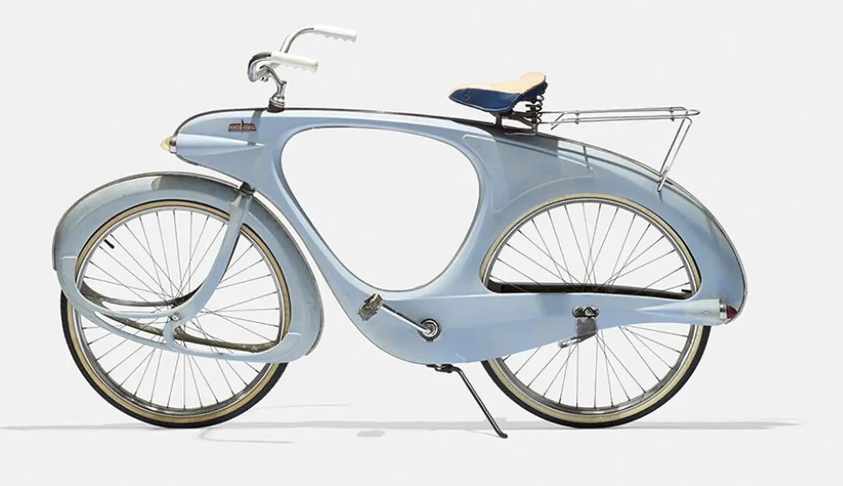 Sepeda Spacelander didesain oleh desainer mobil dan sepeda ternama di Inggris, Benjamin George Bowden (3 June 1906 – 6 March 1998). Secara komersial sepeda ini bisa dibilang gagal atau tidak laku. dan menjadi barang antik. (messynessychic.com)