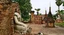 Salah satu pagoda Buddha yang rusak parah terletak di Inn Wa, sebuah wilayah di pinggiran Mandalay, Myanmar. (Foto oleh AFP)