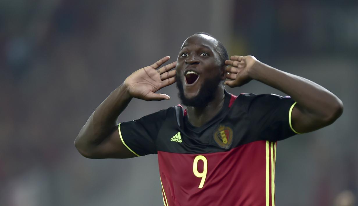 Penyerang Belgia, Romelu Lukaku terbilang subur di klub maupun di negaranya, saat berkostum timnas Belgia, Lukaku telah mencetak 10 gol sekaligus membawa Belgia lolos ke putaran final Piala Dunia 2018 Rusia. (AFP/Louisa Gouliamaki)