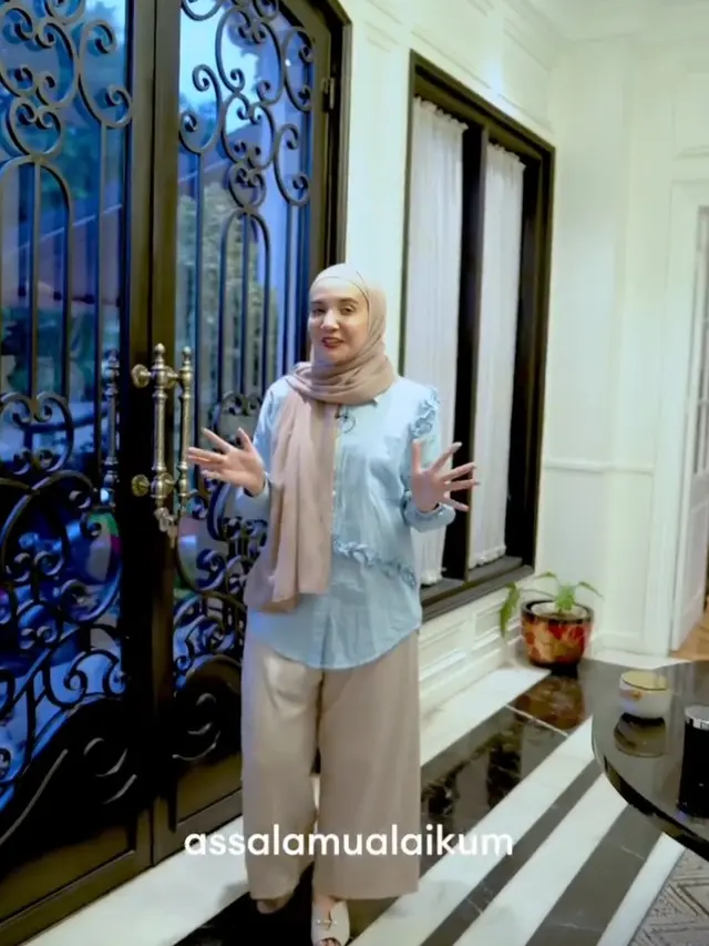 Potret Rumah Mewah  Zaskia Sungkar, Berdekorasi Elegan dengan Nuansa Putih