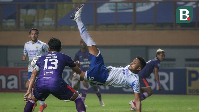 Foto: Raih Kemenangan Kedua, Persib Bandung Dampingi Bali United Pimpin Klasemen BRI Liga 1 2021 / 2022