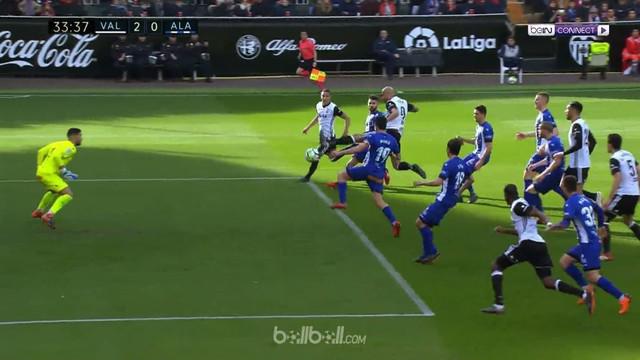 Valencia menggusur Real Madrid dari posisi tiga klasemen Liga Spanyol usai menaklukkan Alaves 3-1 di Mestalla. Rodrigo Moreno memb...