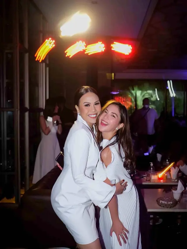 6 Potret Kedekatan Jessica Mila dan Calon Kakak Iparnya, Sudah Akrab Banget