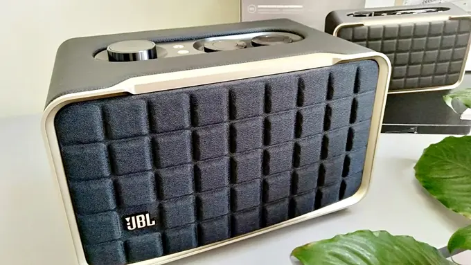 JBL Authentics 200