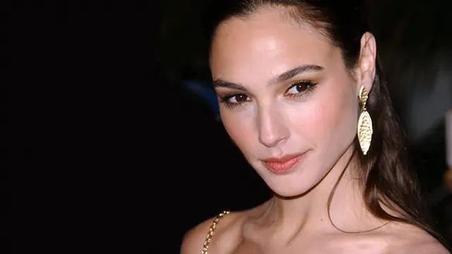 3 Aktris Seksi Lintas Generasi di Batman v Superman