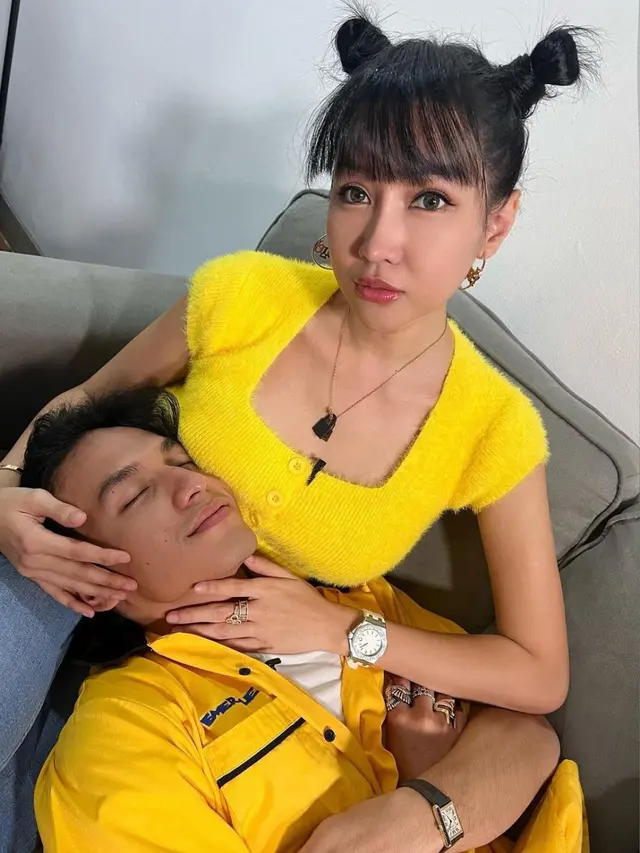 [Fimela] Netizen Sebut Ini Muhrim, Begini 6 Potret Mesra Lucinta Luna dan Jefri Nichol