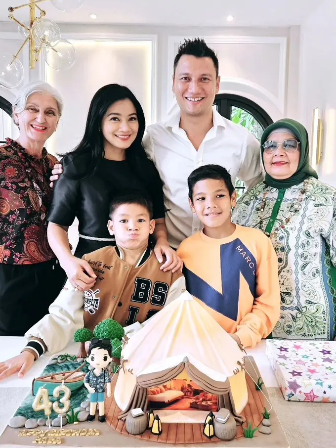 Christian Sugiono ultah ke-43 (Instagram/csugiono)