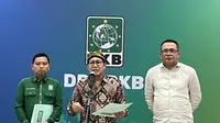 Ketua Desk Pilkada PKB Abdul Halim Iskandar saat jumpa pers di Kantor DPP PKB, Jakarta, Senin (3/6/2024). (Liputan6.com/Winda Nelfira).