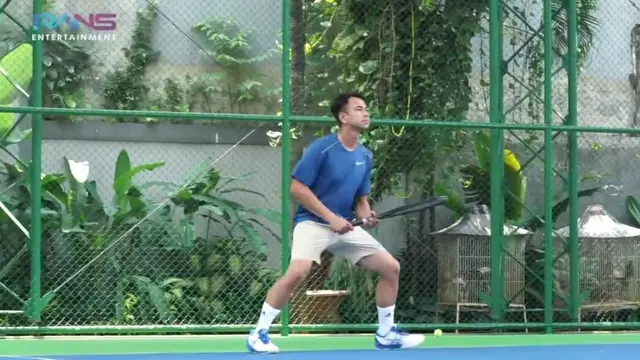 Bakal Tanding Tenis Lawan Desta, Ini 7 Potret Pesiapan Raffi Ahmad