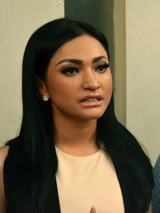 Amel disebut merupakan salah satu artis yang pernah mendapatkan job dari mucikari yang berprofesi sebagai make up artist. (Galih W. Satria/Bintang.com)