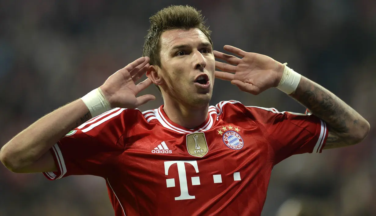 5. Mario Mandzukic - Bomber asal Kroasia ini juga disingkirkan Pep Guardiola karena gaya mainnya yang tidak sesuai skema. Lepas dari Bayern Munchen sempat gabung bersama Atletico Madrid dan kini bersinar bersama Juventus. (AFP/Christof Stache)
