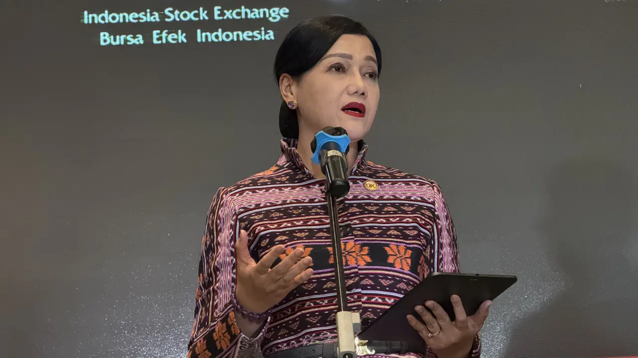 Pejabat Sementara Ketua Dewan Komisioner Otoritas Jasa Keuangan (OJK) Friderica Widyasari Dewi saat konferensi pers perkembangan terkini terkait MSCI di Gedung BEI. (Foto: Liputan6.com/Tira Santia)