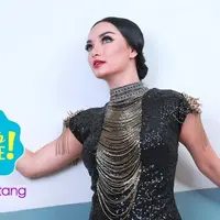 Zaskia Gotik merasa goyang pinggulnya masih dalam batas wajar.