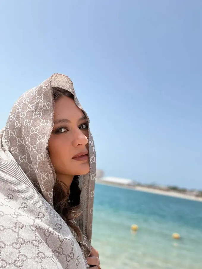 Paula Verhoven tampil cantik berhijab