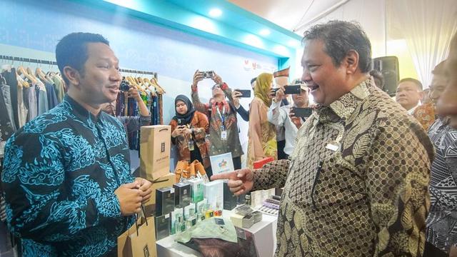 Menteri Koordinator Bidang Perekonomian Airlangga Hartarto saat membuka Pertemuan Tingkat Menteri (PTM) IMT-GT ke-29 di Batam, Jumat (29/9/2023).