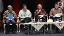 Menkop UKM Teten Masduki (kedua kanan) menyampaikan paparan saat diskusi panel VI Rakornas Indonesia Maju antara Pemerintah Pusat dan Forum Koordinasi Pimpinan Daerah (Forkopimda) di Bogor, Jawa Barat, Rabu (13/11/2019). Panel VI itu membahas transformasi ekonomi I. (Liputan6.com/Herman Zakharia)