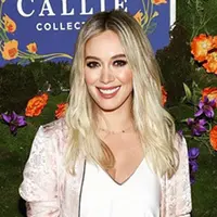 Sejak perpisahannya dengan sang suami, Mike Comrie pada tahun 2016 lalu, Hilary Duff kini sibuk mengurus anaknya seorang diri. Namun di tengah perjuangannya sebagai single mother, ia justru diterpa komentar tak enak. (Instagram/Hilaryduff)