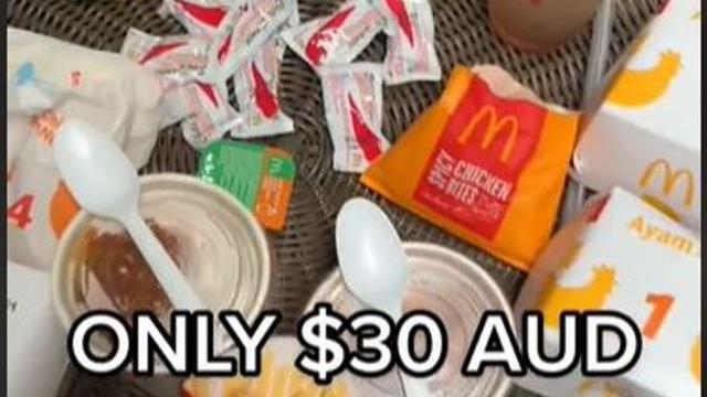 Menyantap Menu McD Indonesia, Pria Australia Beri Rating Tinggi pada Satu Menu