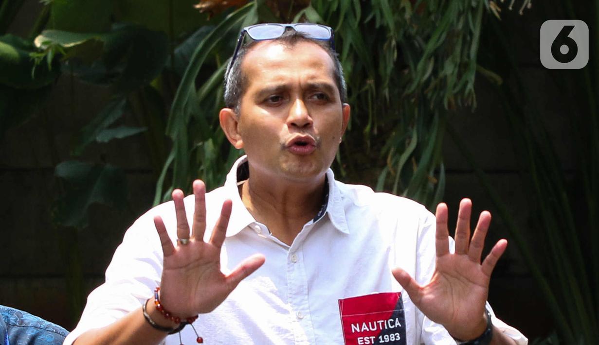 IPW mengadukan dugaan gratifikasi Rp 7 miliar. (Liputan6.com/Herman Zakharia)