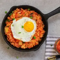 ilustrasi nasi goreng tuna kimchi/copyright by vm2002 (Shutterstock)